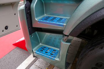 �������� ����H5V 540���� 6X4 LNG�Զ���ǣ����(Һ��)ͼƬ