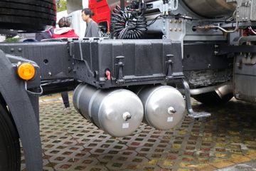 �������� ����H5V 540���� 6X4 LNG�Զ���ǣ����(Һ��)ͼƬ