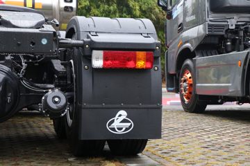 �������� ����H5V 540���� 6X4 LNG�Զ���ǣ����(Һ��)ͼƬ