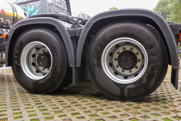 �������� ����H5V 540���� 6X4 LNG�Զ���ǣ����(Һ��)ͼƬ