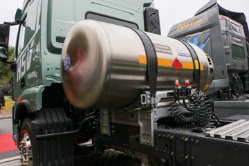 �������� ����H5V 540���� 6X4 LNG�Զ���ǣ����(Һ��)ͼƬ