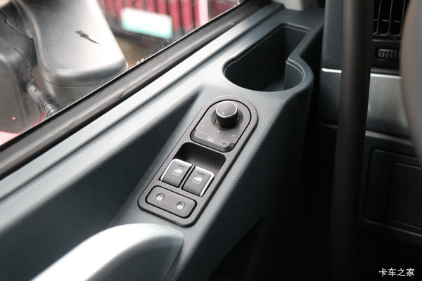 乘龙H7重卡 520马力 6X4 AMT自动档牵引车直降3万!