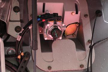 �������� ����HK 580���� 6X4 LNG�Զ���ǣ����(LZ4250H5DM3)ͼƬ