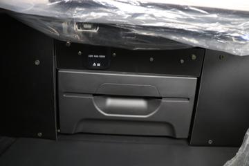 �������� ����HK 580���� 6X4 LNG�Զ���ǣ����(LZ4250H5DM3)ͼƬ