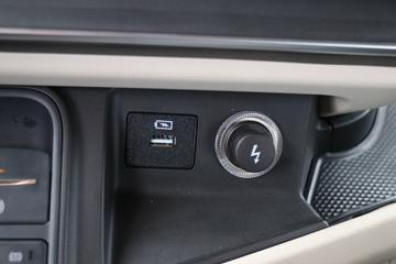 �������� ����HK 580���� 6X4 LNG�Զ���ǣ����(LZ4250H5DM3)ͼƬ