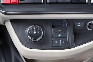 �������� ����HK 580���� 6X4 LNG�Զ���ǣ����(LZ4250H5DM3)ͼƬ