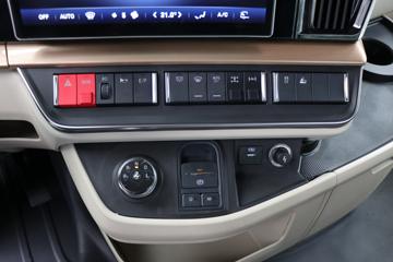 �������� ����HK 580���� 6X4 LNG�Զ���ǣ����(LZ4250H5DM3)ͼƬ