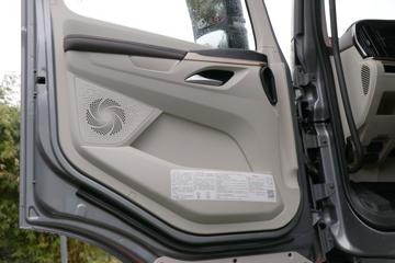 �������� ����HK 580���� 6X4 LNG�Զ���ǣ����(LZ4250H5DM3)ͼƬ