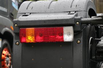 �������� ����HK 580���� 6X4 LNG�Զ���ǣ����(LZ4250H5DM3)ͼƬ