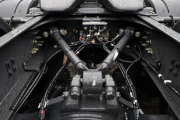 �������� ����HK 580���� 6X4 LNG�Զ���ǣ����(LZ4250H5DM3)ͼƬ