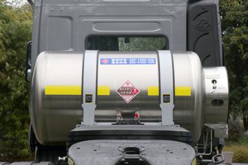 �������� ����HK 580���� 6X4 LNG�Զ���ǣ����(LZ4250H5DM3)ͼƬ