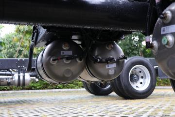 �������� ����HK 580���� 6X4 LNG�Զ���ǣ����(LZ4250H5DM3)ͼƬ