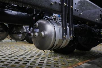 �������� ����HK 580���� 6X4 LNG�Զ���ǣ����(LZ4250H5DM3)ͼƬ