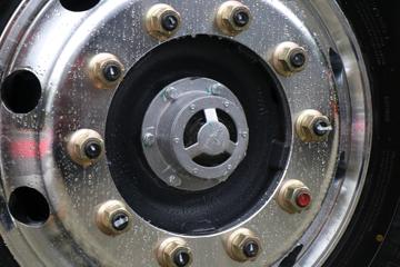 �������� ����HK 580���� 6X4 LNG�Զ���ǣ����(LZ4250H5DM3)ͼƬ