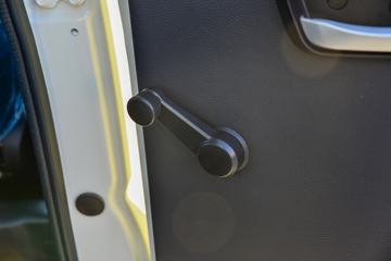 ���� ����M1 �ܶ��� 1.6L 122���� ���� 2.55��˫������΢��(BJ1031V4AV4-61)ͼƬ