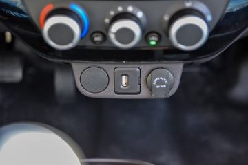 ���� ����M1 �ܶ��� 1.6L 122���� ���� 2.55��˫������΢��(BJ1031V4AV4-61)ͼƬ