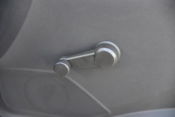 ���� ����M1 �ܶ��� 1.6L 122���� ���� 3.3�׵�����ʽ΢��(BJ5031XXY5JV4-61)ͼƬ