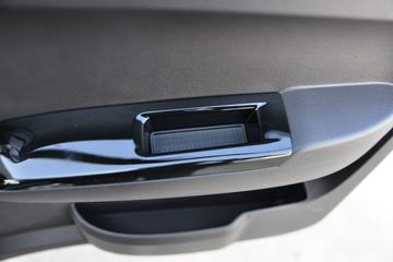 ���� ����M1 �ܶ��� 1.6L 122���� ���� 3.3�׵�����ʽ΢��(BJ5031XXY5JV4-61)ͼƬ