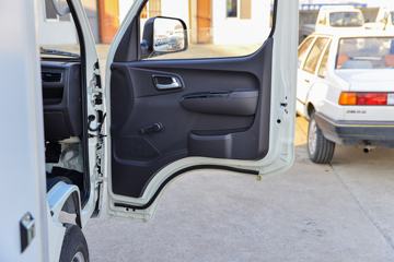 ���� ����M1 �ܶ��� 1.6L 122���� ���� 3.3�׵�����ʽ΢��(BJ5031XXY5JV4-61)ͼƬ