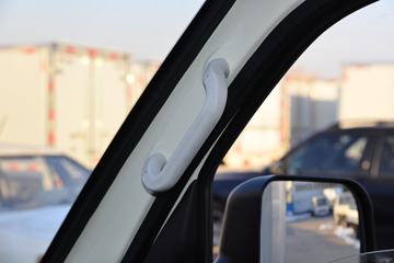 ���� ����M1 �ܶ��� 1.6L 122���� ���� 3.3�׵�����ʽ΢��(BJ5031XXY5JV4-61)ͼƬ