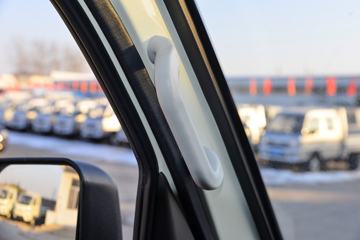 ���� ����M1 �ܶ��� 1.6L 122���� ���� 3.3�׵�����ʽ΢��(BJ5031XXY5JV4-61)ͼƬ