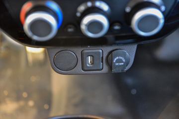 ���� ����M1 �ܶ��� 1.6L 122���� ���� 3.3�׵�����ʽ΢��(BJ5031XXY5JV4-61)ͼƬ