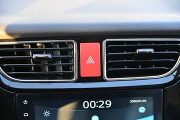 ���� ����M1 �ܶ��� 1.6L 122���� ���� 3.3�׵�����ʽ΢��(BJ5031XXY5JV4-61)ͼƬ