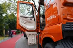 东风柳汽 乘龙HK重卡 560马力 8X4 9.47米AMT自动档仓栅式载货车(LZ5312CCYH7FC1)
