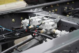 乘龙H5V&nbsp;自卸车底盘                                                图片