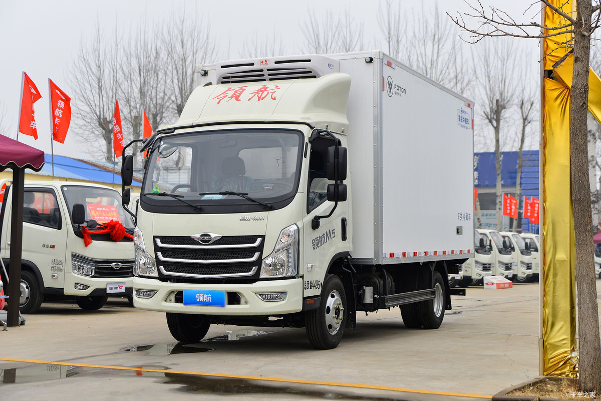 福田 时代领航M5 155马力 4X2 4.08米冷藏车