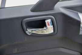 时代领航M5&nbsp;冷藏车驾驶室图片