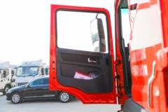 东风 多利卡D9 200马力 4X2 6.8米栏板载货车(EQ1182L9TDG)