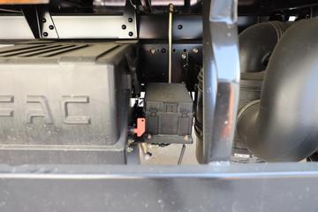 ���� ������D9 200���� 4X2 6.8�������ػ���(EQ1182L9TDG)ͼƬ