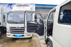 福田 时代领航S1 2.0L 144马力 汽油 3.19米双排栏板小卡 福田 时代领航S1 2.0L 144马力 汽油 3.19米双排栏板小卡