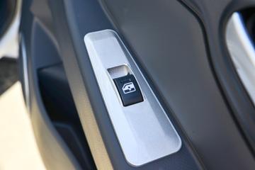 ���� ��X1 2.2L 95���� CNG ˫ȼ�� 3��˫�������Ῠ(KMC1040NG318S6)ͼƬ