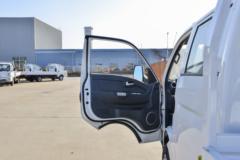 凯马 锐航X1 2.2L 95马力 CNG 双燃料 3米双排栏板轻卡(KMC1040NG318S6)