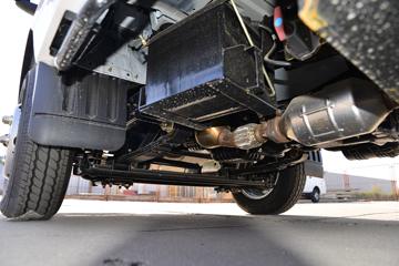 ���� ��X1 2.2L 95���� CNG ˫ȼ�� 3��˫�������Ῠ(KMC1040NG318S6)ͼƬ