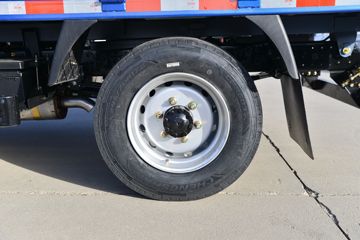 ���� GK3���˿� 102���� 4X2 3����ж��ͼƬ