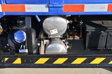 ���� GK3���˿� 102���� 4X2 3����ж��ͼƬ