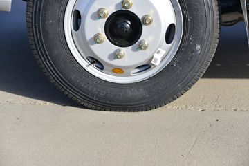 ���� GK3���˿� 102���� 4X2 3����ж��ͼƬ