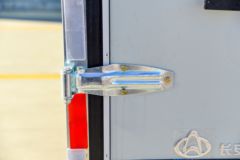 长安跨越王X1 1.6L 122马力 汽油 2.585米单排厢式微卡(单后轮)(SC5031XXYXND6B1)