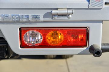  V2  1.6L 122  2.7˫΢(BJ1030V5AV7-61)ͼƬ