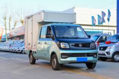 福田 祥菱Q一体式 舒适型 1.6L 120马力 汽油 2.5米双排厢式微卡(BJ5030XXY6AV6-73)