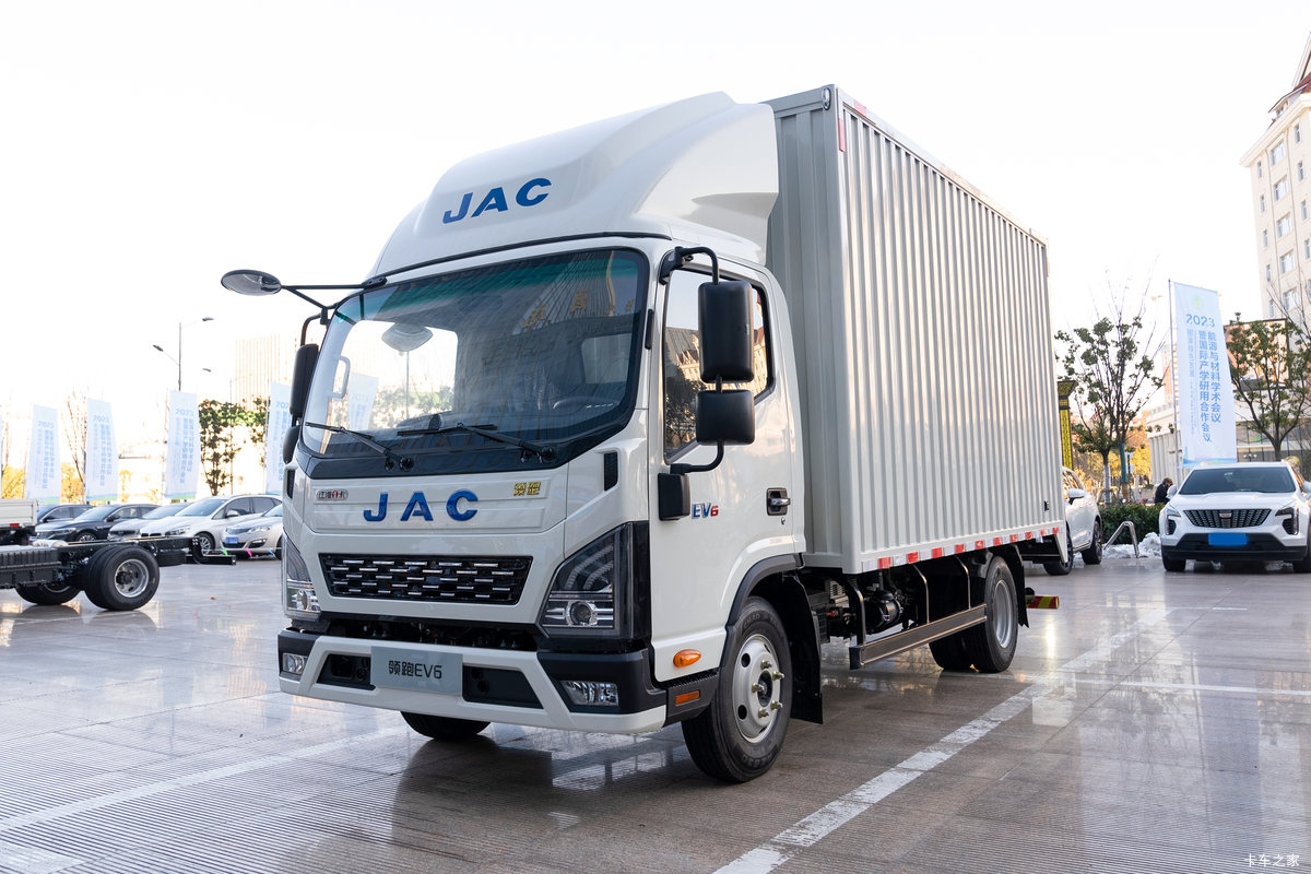 江淮 领跑EV6 4.5T 4.15米单排纯电动厢式轻卡86kWh
