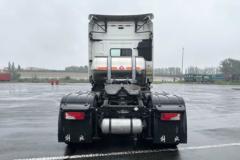 一汽解放 J7重卡 经典版 530马力 6X4 LNG危险品牵引车(CA4250P77M26T1E6Z)