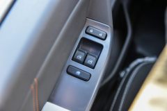 福田 奥铃M卡 2.0L 144马力 汽油 3.815米单排栏板小卡(BJ1031V4JV6-AB5)