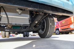 解放 虎6G 180马力 3.78米排半厢式轻卡(CA5121XXYP40K42L2E6A84)