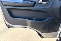 福田 欧马可S1系 智盈版 163马力 3.83米AMT自动档排半栏板轻卡(BJ1048V9JEA-FM3)