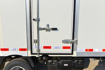 ���� ����M2 ������ 1.6L 122���� ���� 3.3�׵�����ʽ΢��(BJ5032XXY5JV5-11)ͼƬ