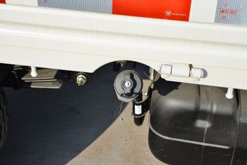 ���� ����M2 ������ 1.6L 122���� ���� 3.7�׵�������΢��(BJ1032V5JV5-11)ͼƬ